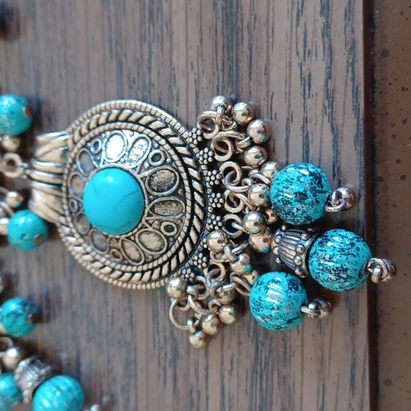 Statement Piece! Copper toned, turquoise color stone Necklace - Picture 2 of 6